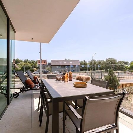 New, Luxurious And Modern Apartment With Private Parking Koksijde Esterno foto