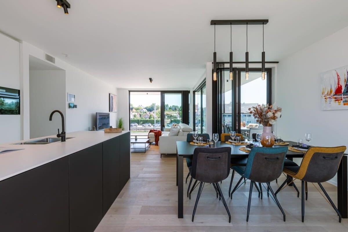 New, Luxurious And Modern Apartment With Private Parking Koksijde Esterno foto