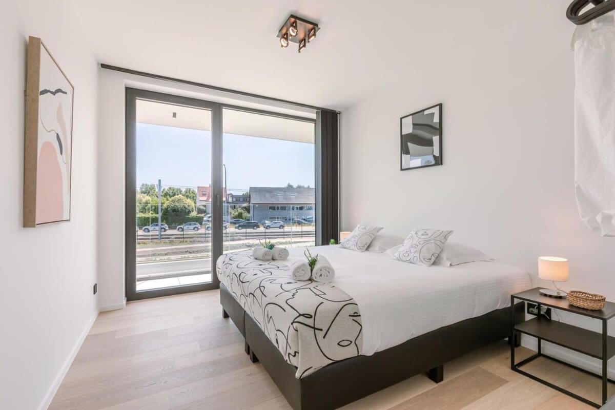 New, Luxurious And Modern Apartment With Private Parking Koksijde Esterno foto