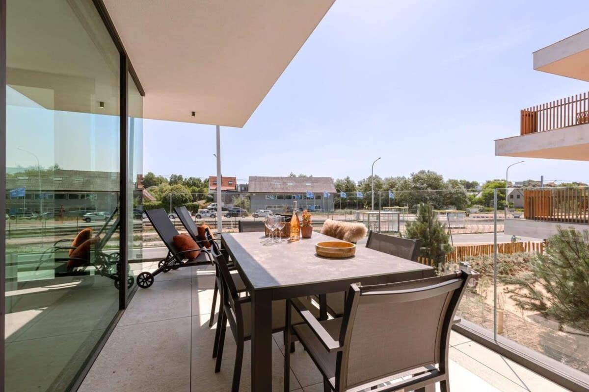 New, Luxurious And Modern Apartment With Private Parking Koksijde Esterno foto