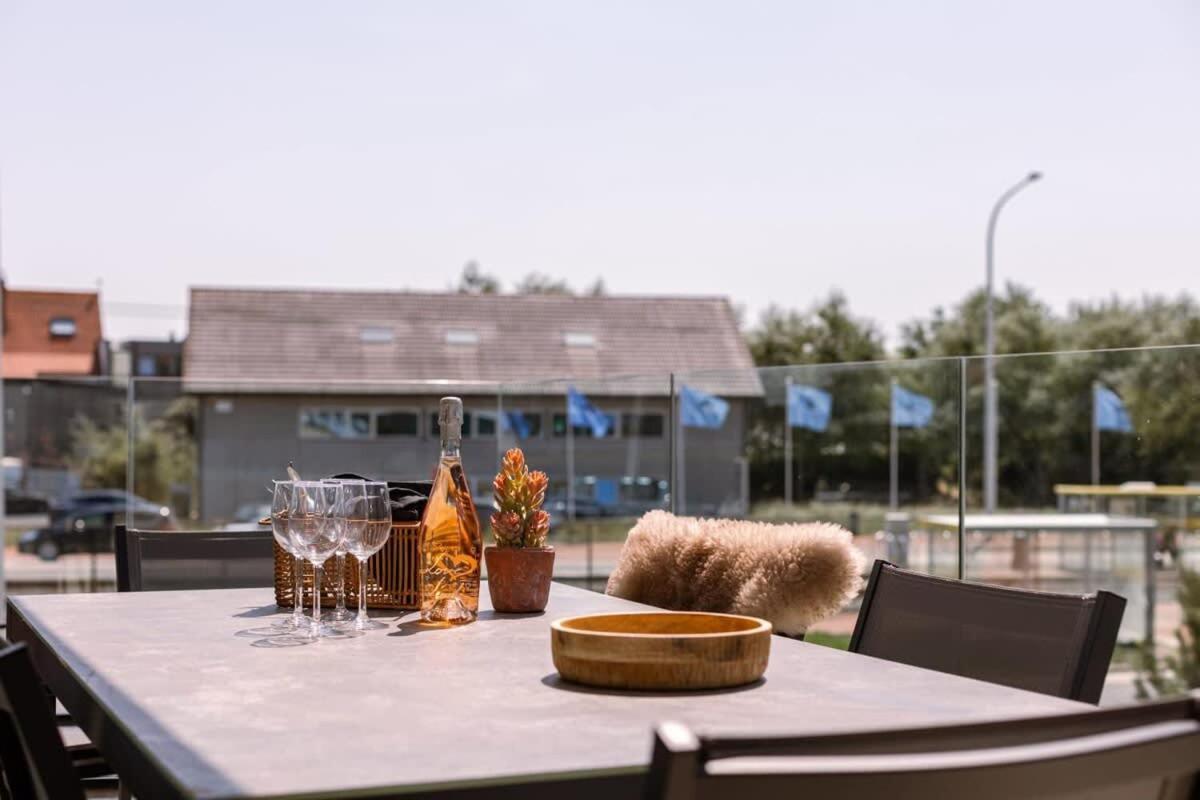 New, Luxurious And Modern Apartment With Private Parking Koksijde Esterno foto