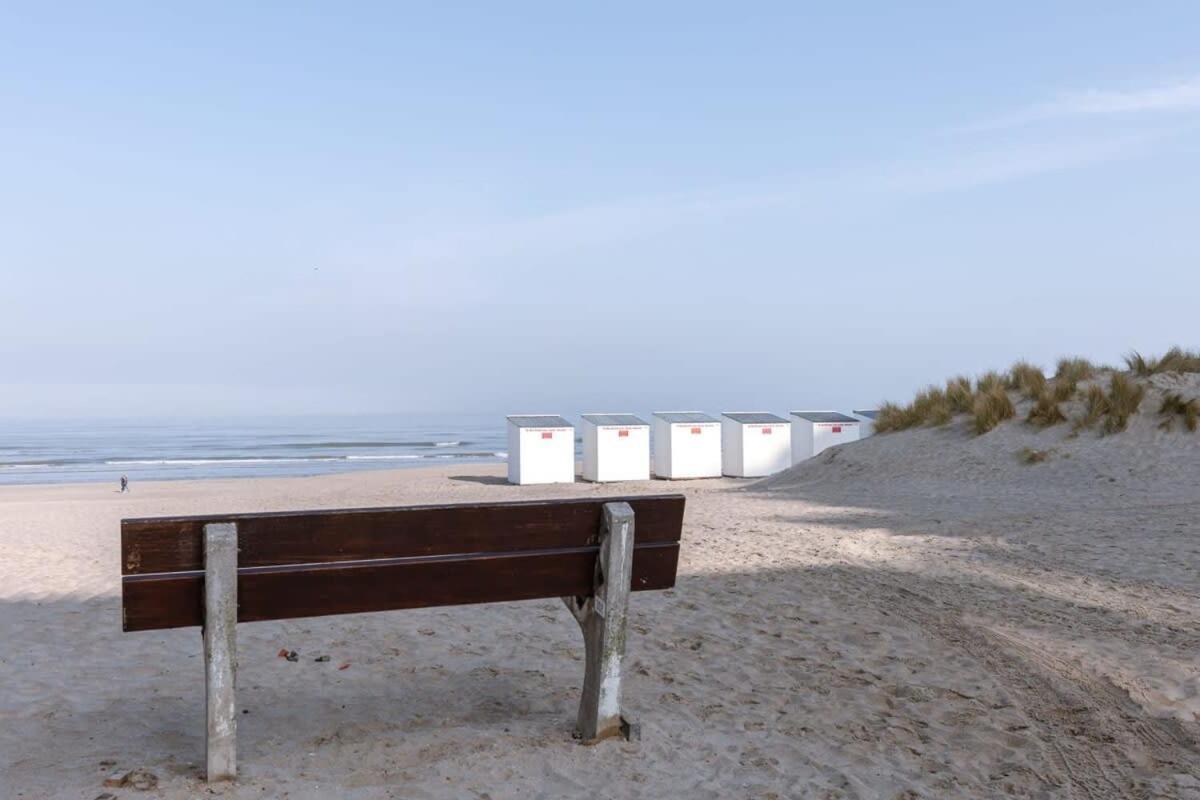 New, Luxurious And Modern Apartment With Private Parking Koksijde Esterno foto