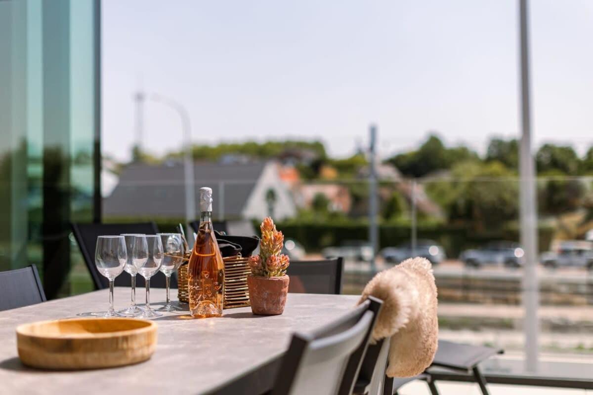 New, Luxurious And Modern Apartment With Private Parking Koksijde Esterno foto