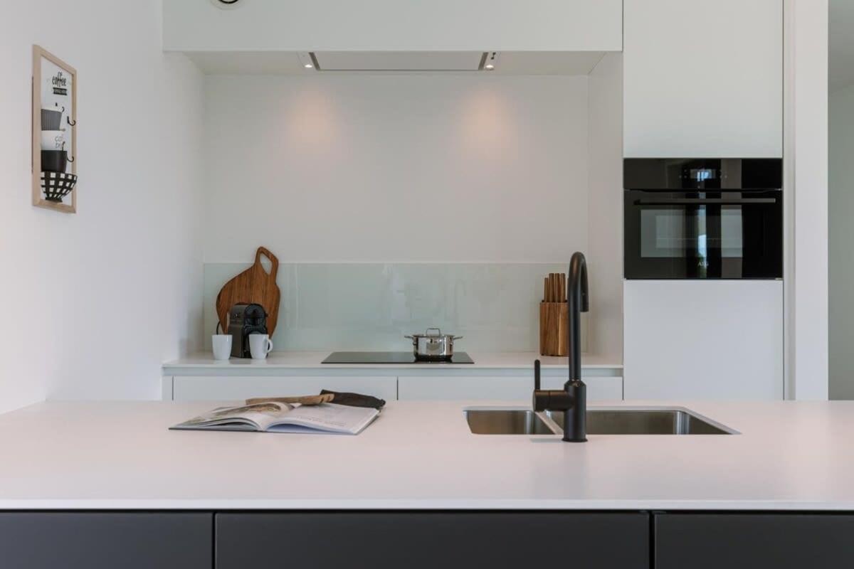 New, Luxurious And Modern Apartment With Private Parking Koksijde Esterno foto