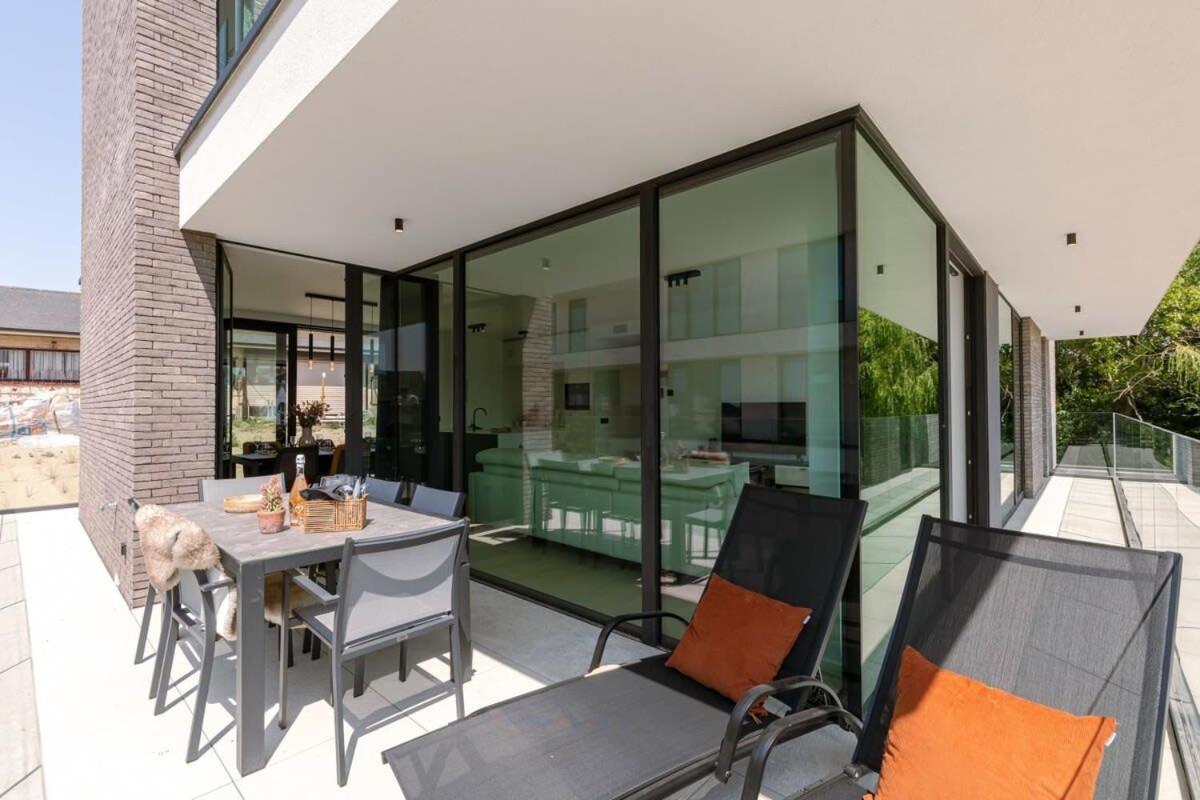 New, Luxurious And Modern Apartment With Private Parking Koksijde Esterno foto