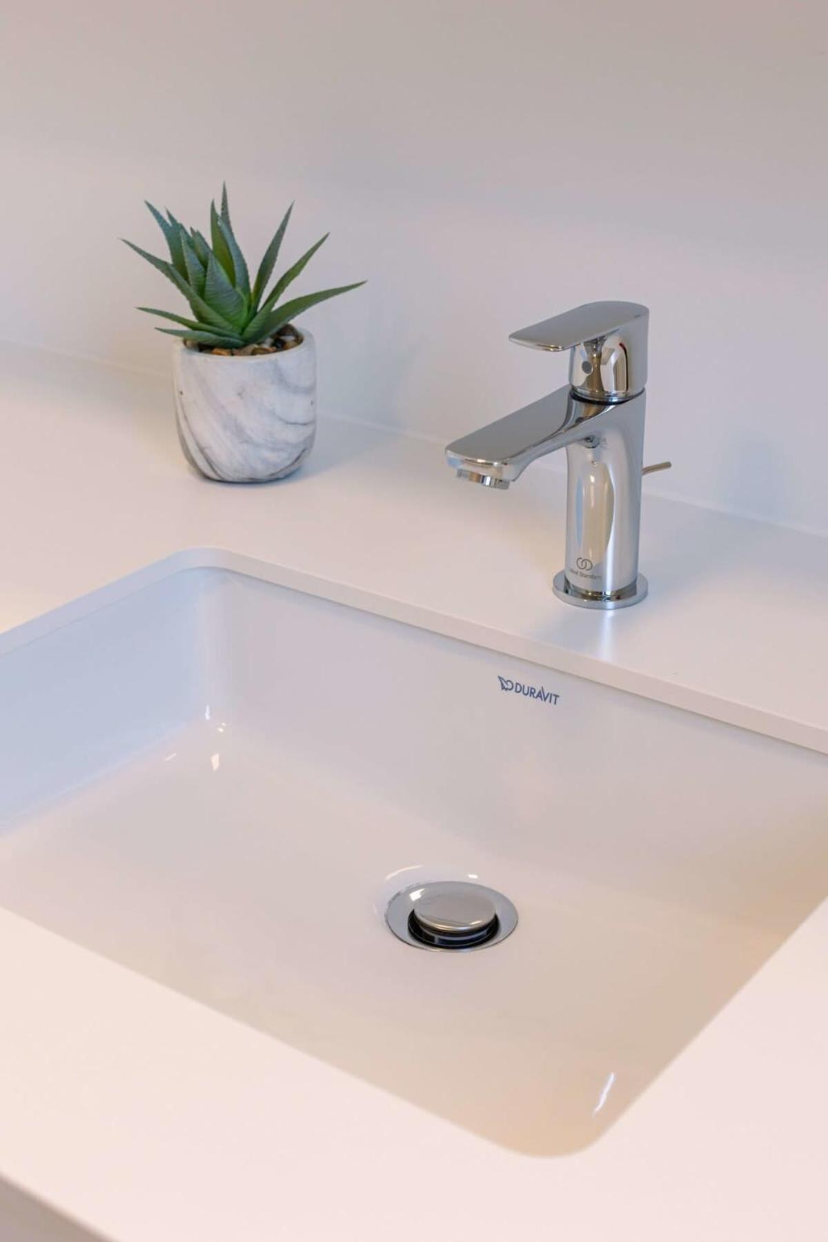 New, Luxurious And Modern Apartment With Private Parking Koksijde Esterno foto