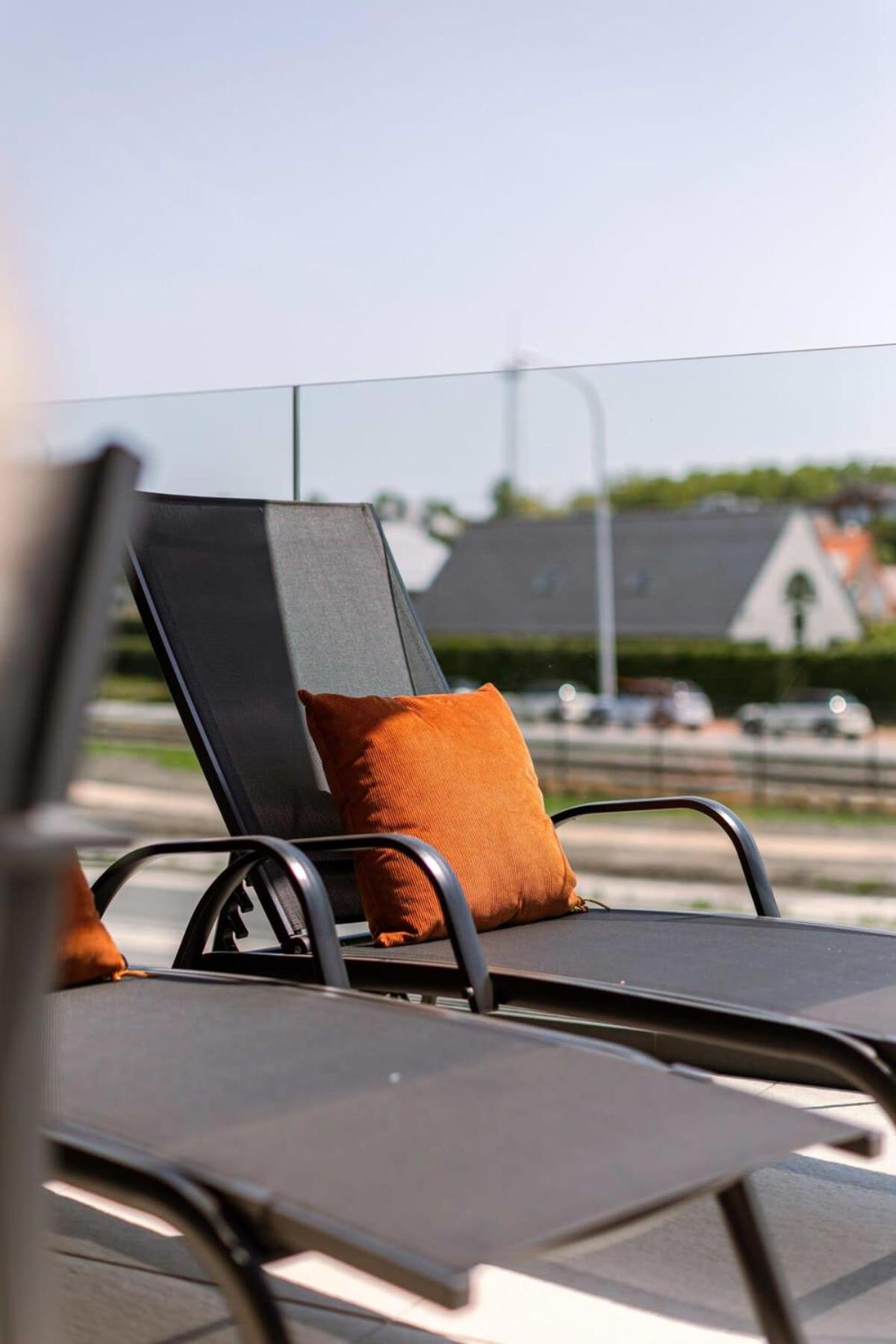New, Luxurious And Modern Apartment With Private Parking Koksijde Esterno foto